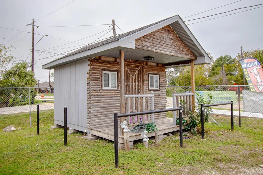1137 Freeport Street Houston, TX 77015