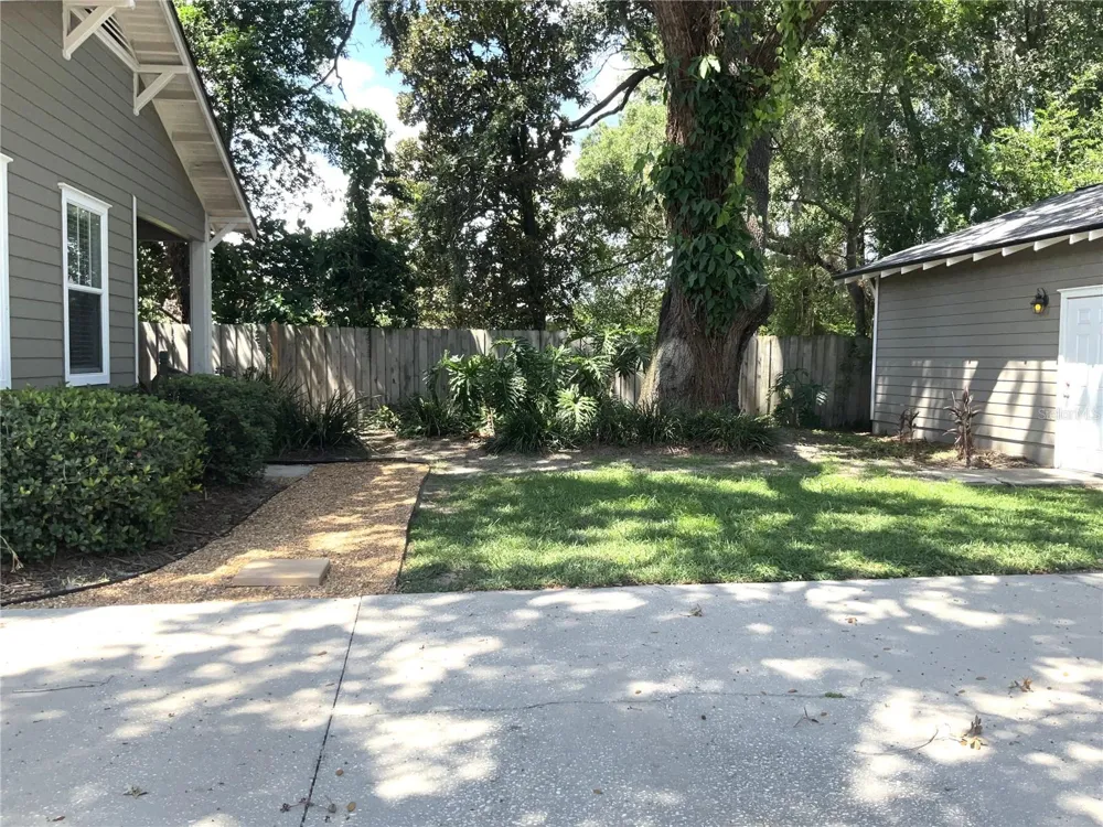 3613 S SUMMERLIN AVENUE Orlando, FL 32806