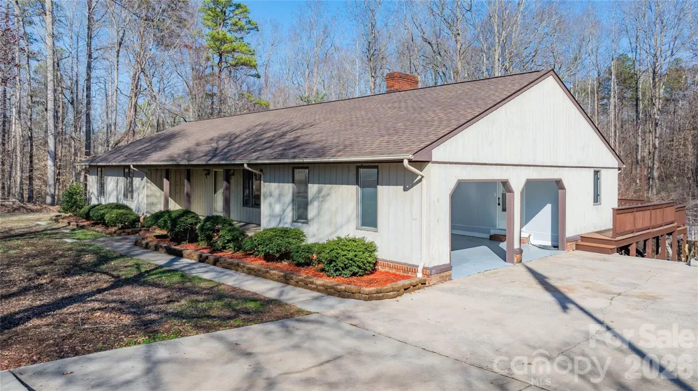 682 Cecil Street Thomasville, NC 27360