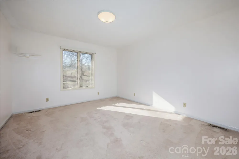 682 Cecil Street Thomasville, NC 27360