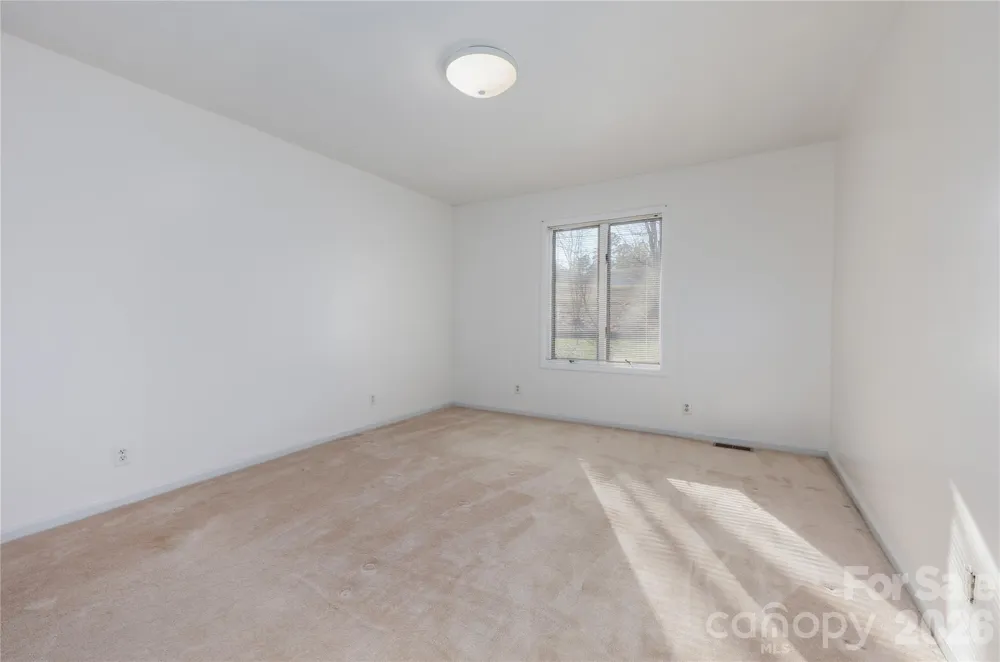 682 Cecil Street Thomasville, NC 27360