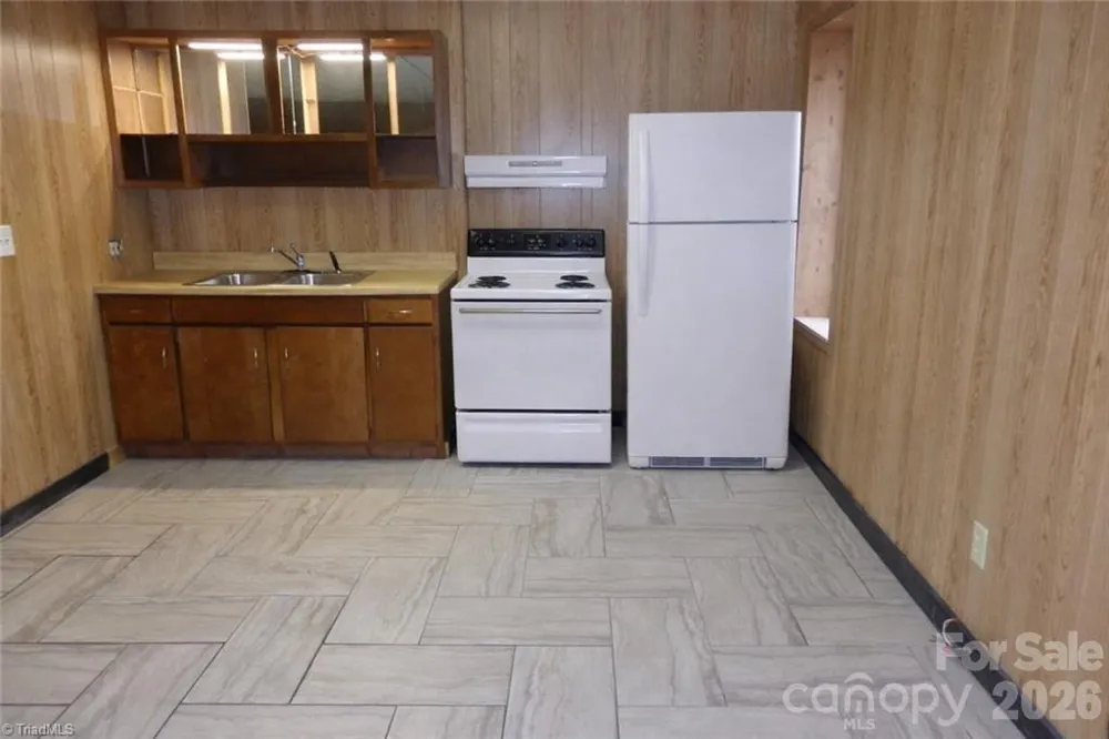 682 Cecil Street Thomasville, NC 27360