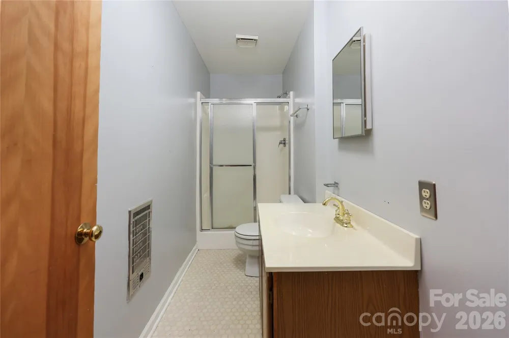 682 Cecil Street Thomasville, NC 27360