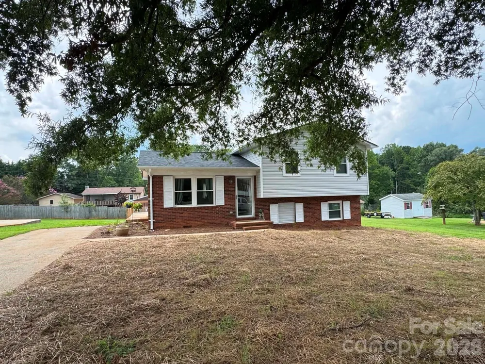 115 Robert Drive State Road, NC 28676
