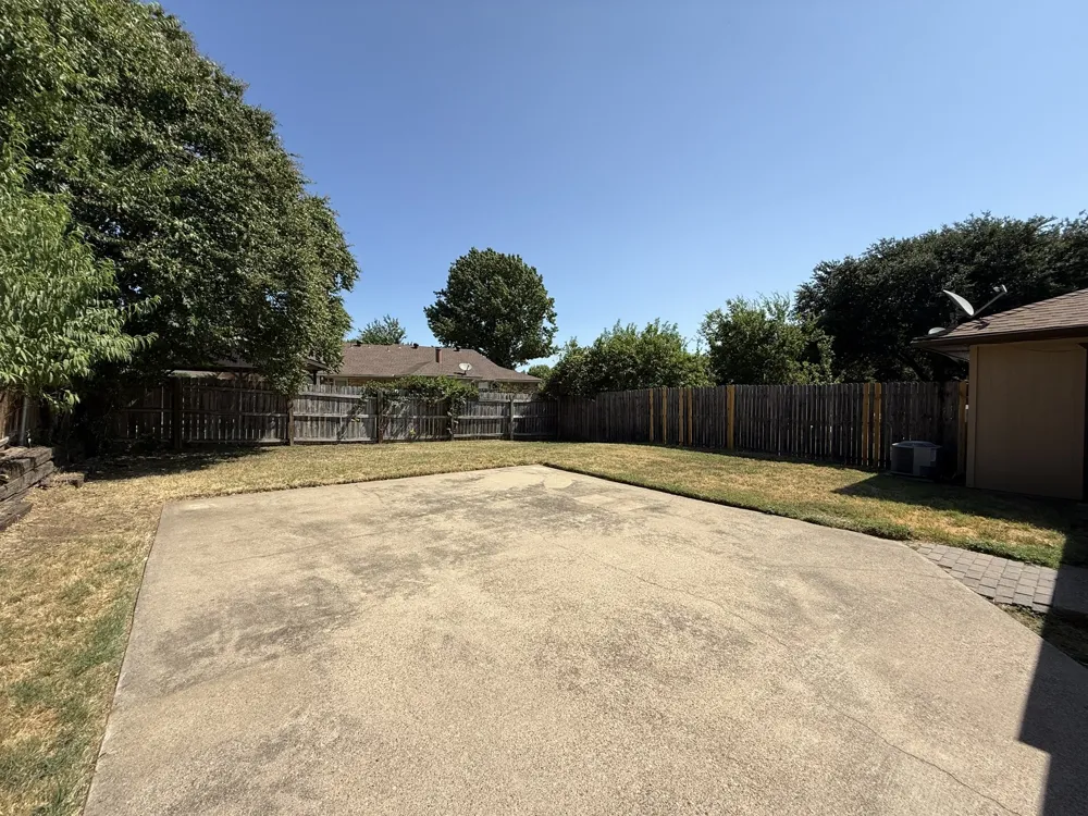 2317 Aquaduct Drive Bedford, TX 76022