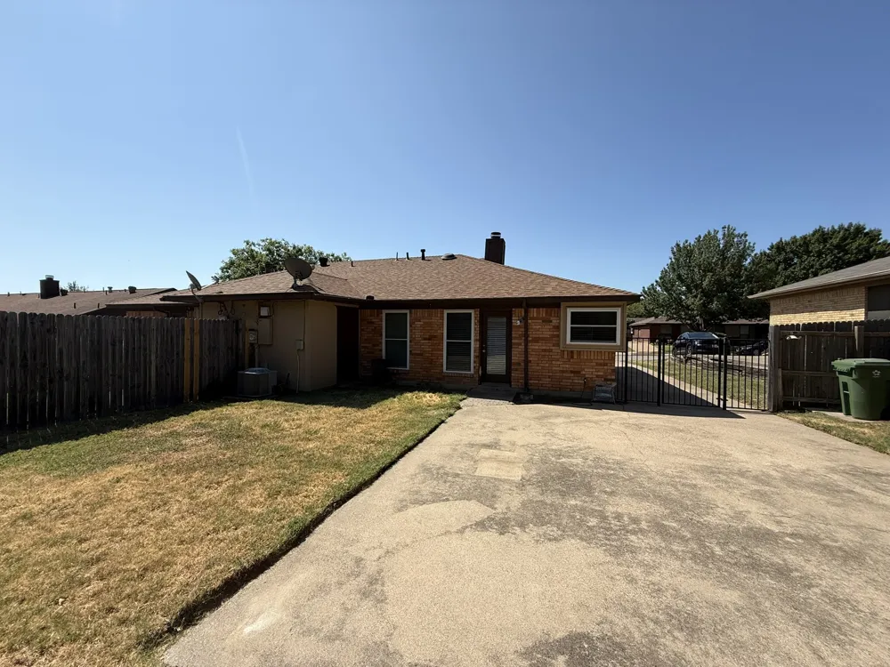 2317 Aquaduct Drive Bedford, TX 76022