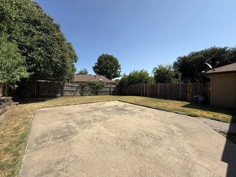 2317 Aquaduct Drive Bedford, TX 76022