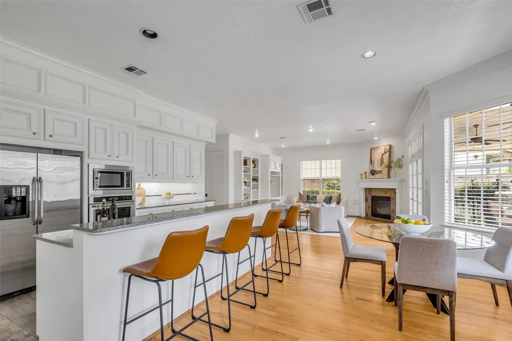 5007 Beech Street Bellaire, TX 77401