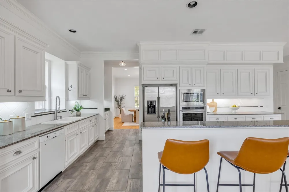 5007 Beech Street Bellaire, TX 77401