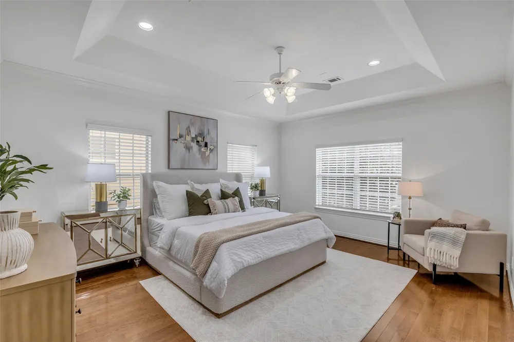 5007 Beech Street Bellaire, TX 77401