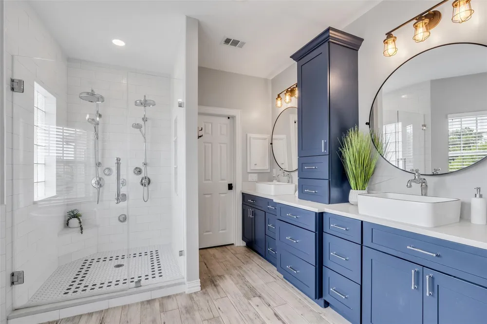 5007 Beech Street Bellaire, TX 77401