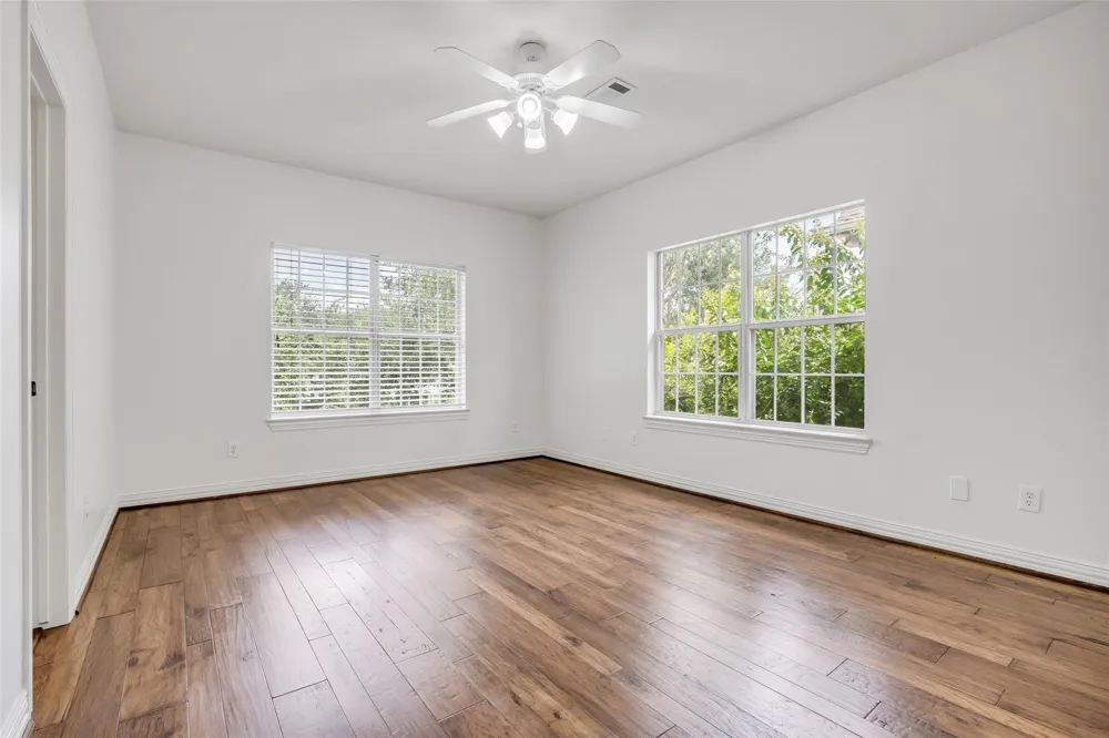 5007 Beech Street Bellaire, TX 77401