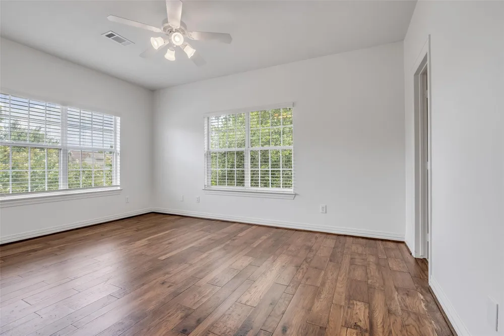 5007 Beech Street Bellaire, TX 77401