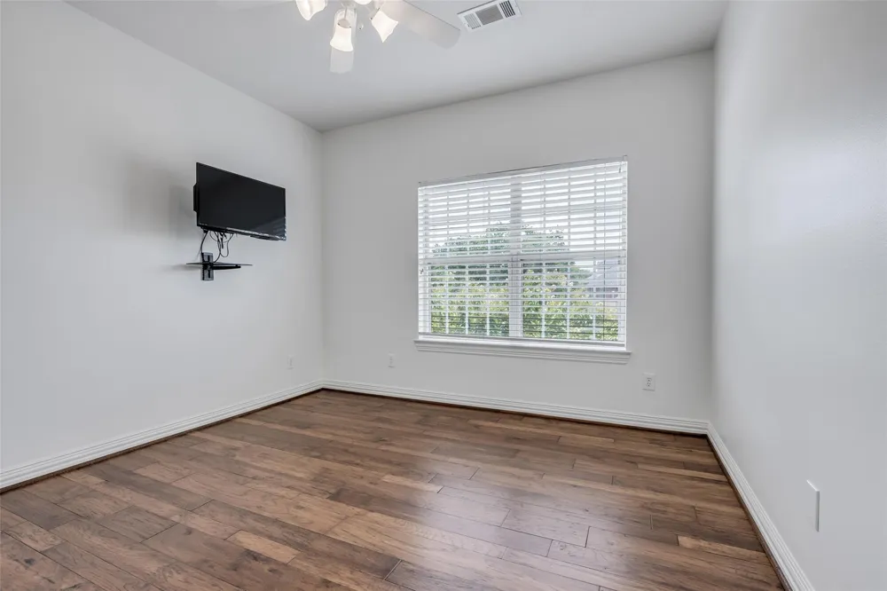 5007 Beech Street Bellaire, TX 77401