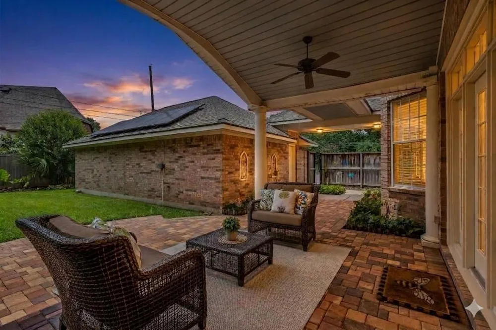 5007 Beech Street Bellaire, TX 77401