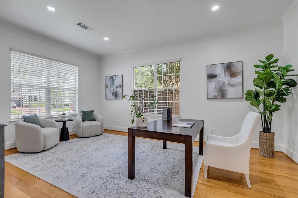 5007 Beech Street Bellaire, TX 77401