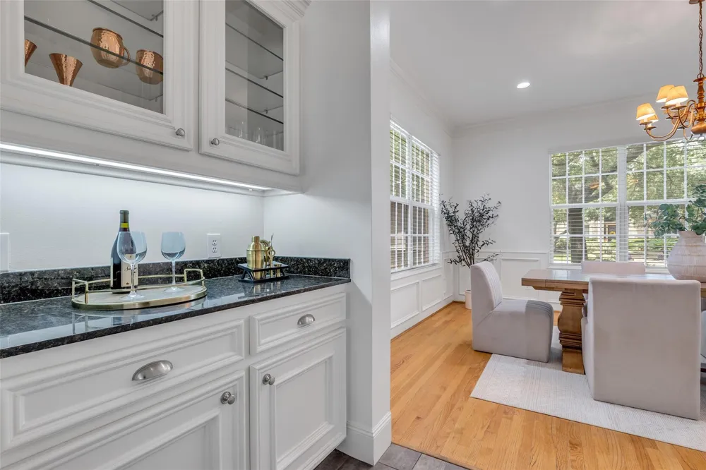 5007 Beech Street Bellaire, TX 77401