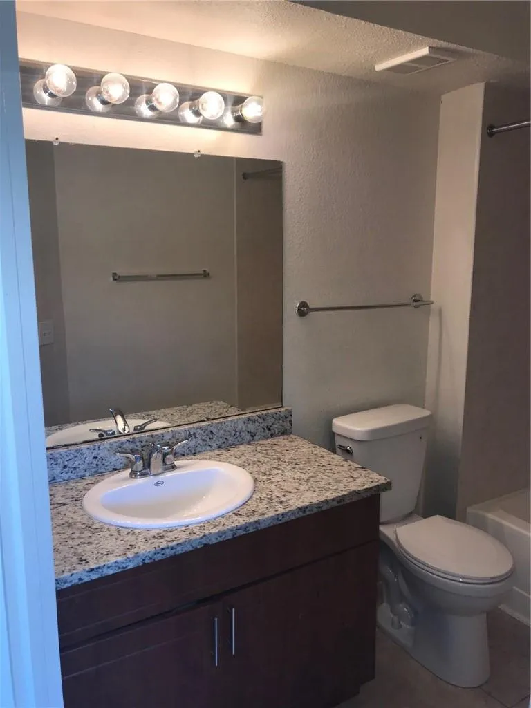 12400 Vista Isles Drive #1421 Sunrise, FL 33325