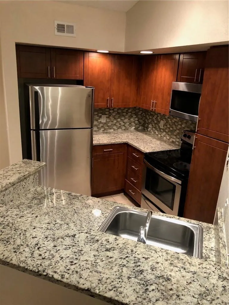 12400 Vista Isles Drive #1421 Sunrise, FL 33325