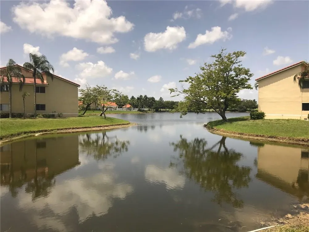 12400 Vista Isles Drive #1421 Sunrise, FL 33325