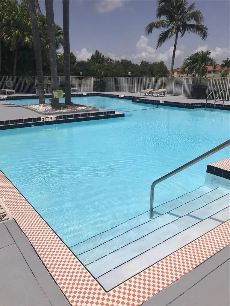 12400 Vista Isles Drive #1421 Sunrise, FL 33325