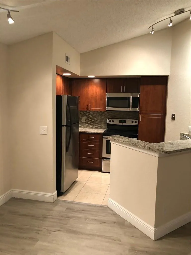 12400 Vista Isles Drive #1421 Sunrise, FL 33325