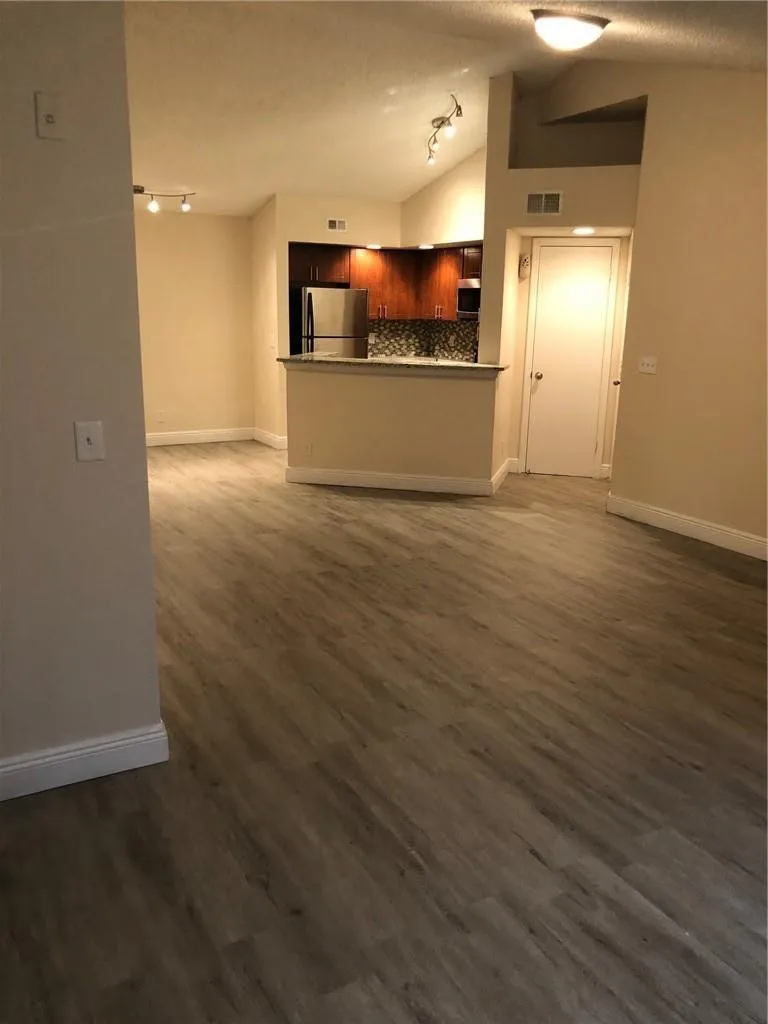 12400 Vista Isles Drive #1421 Sunrise, FL 33325