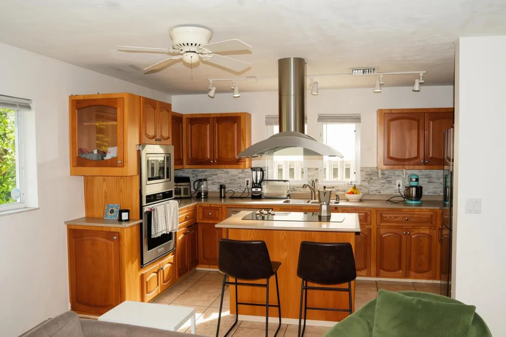 114 NE 16TH TERRACE Fort Lauderdale, FL 33301