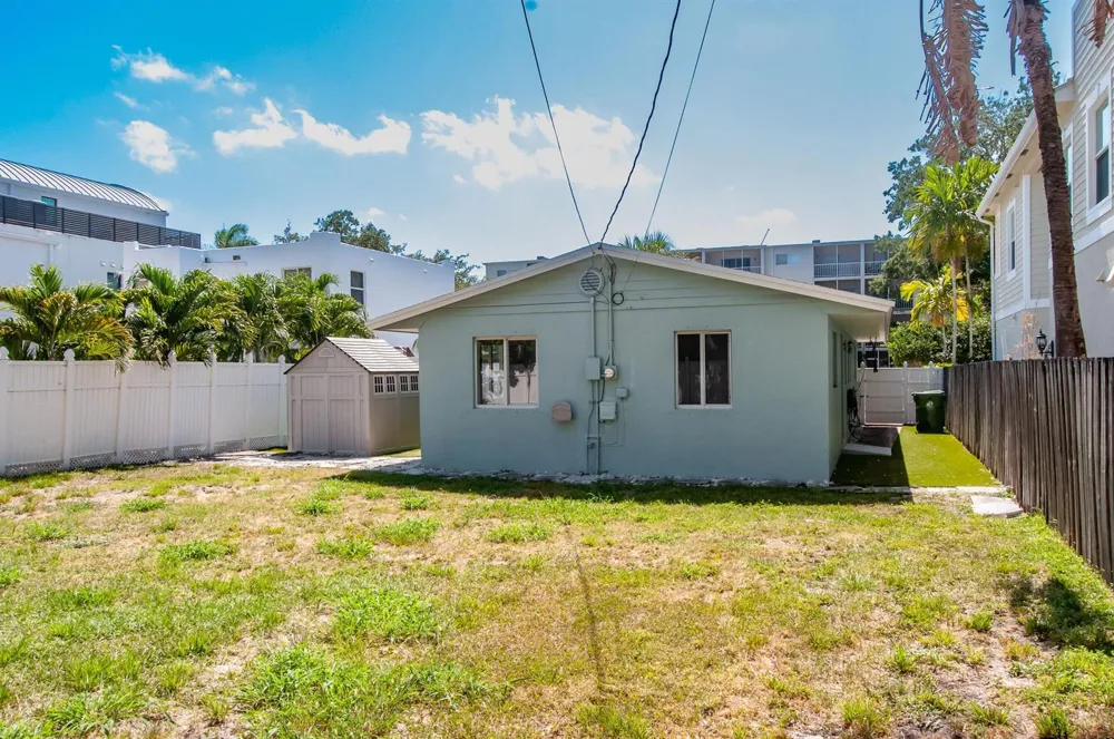 114 NE 16TH TERRACE Fort Lauderdale, FL 33301