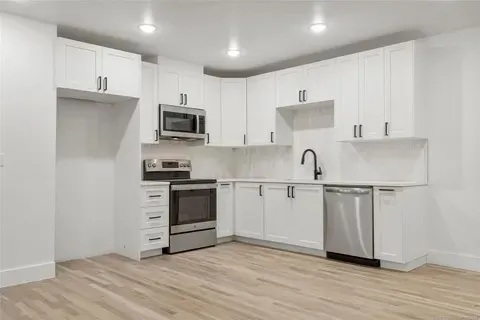 1172 Boston Place Tulsa, OK 74106