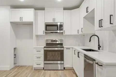 1172 Boston Place Tulsa, OK 74106