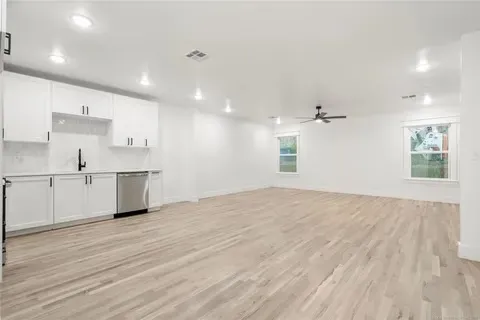 1172 Boston Place Tulsa, OK 74106