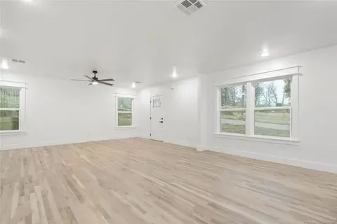 1172 Boston Place Tulsa, OK 74106