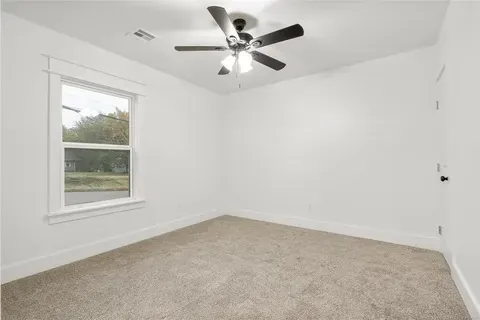 1172 Boston Place Tulsa, OK 74106