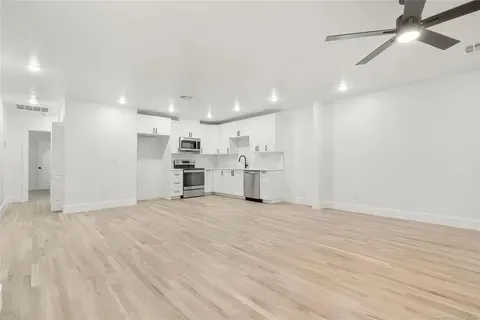 1172 Boston Place Tulsa, OK 74106