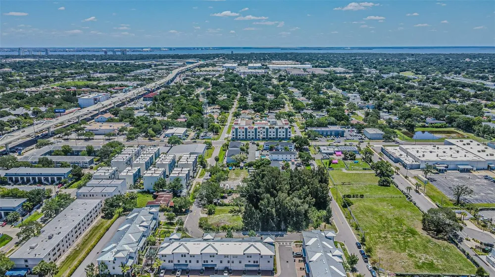 4904 W PAUL AVENUE Tampa, FL 33611