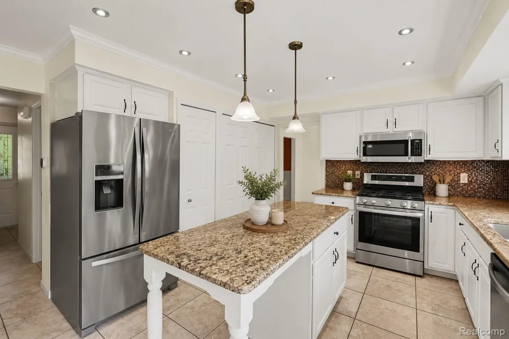 1809 Poppleton Drive West Bloomfield Charter Township, MI 48324