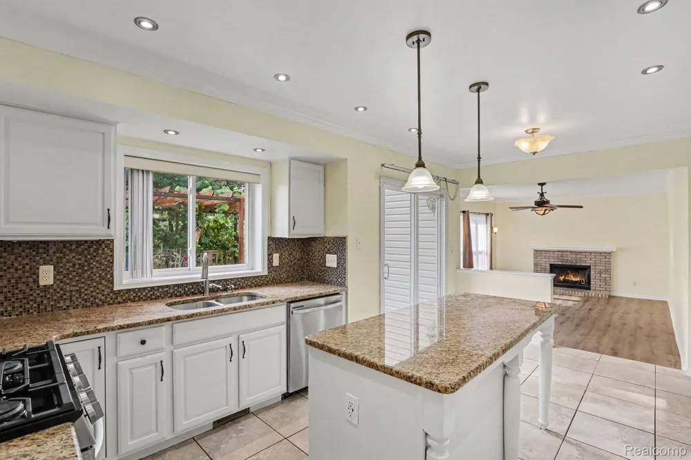 1809 Poppleton Drive West Bloomfield Charter Township, MI 48324