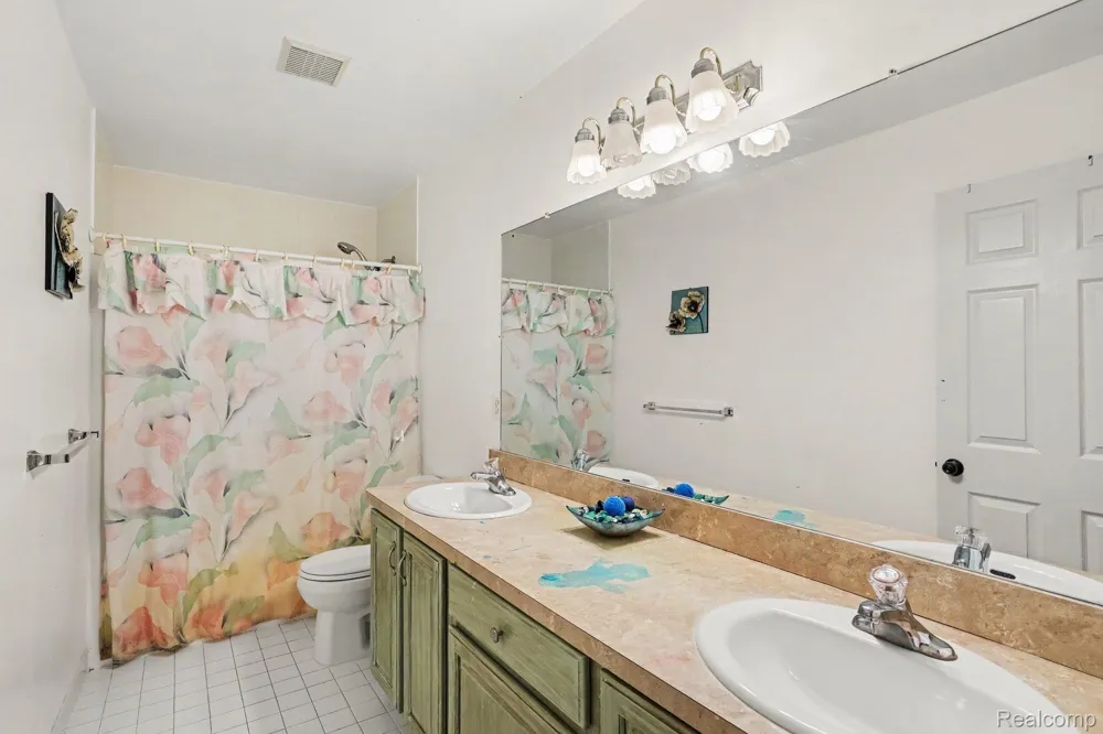 1809 Poppleton Drive West Bloomfield Charter Township, MI 48324