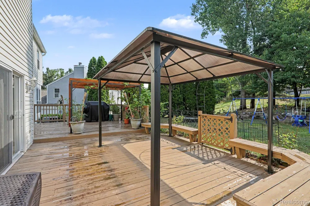 1809 Poppleton Drive West Bloomfield Charter Township, MI 48324