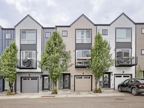 5666 W 10th Place