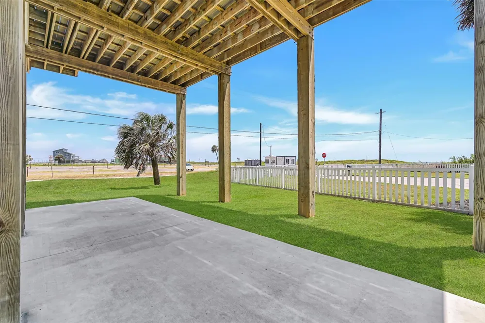 4003 11 Mile Road Galveston, TX 77554