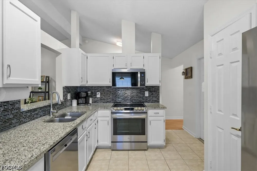 Bentley Trace Lane E Jacksonville, FL 32257