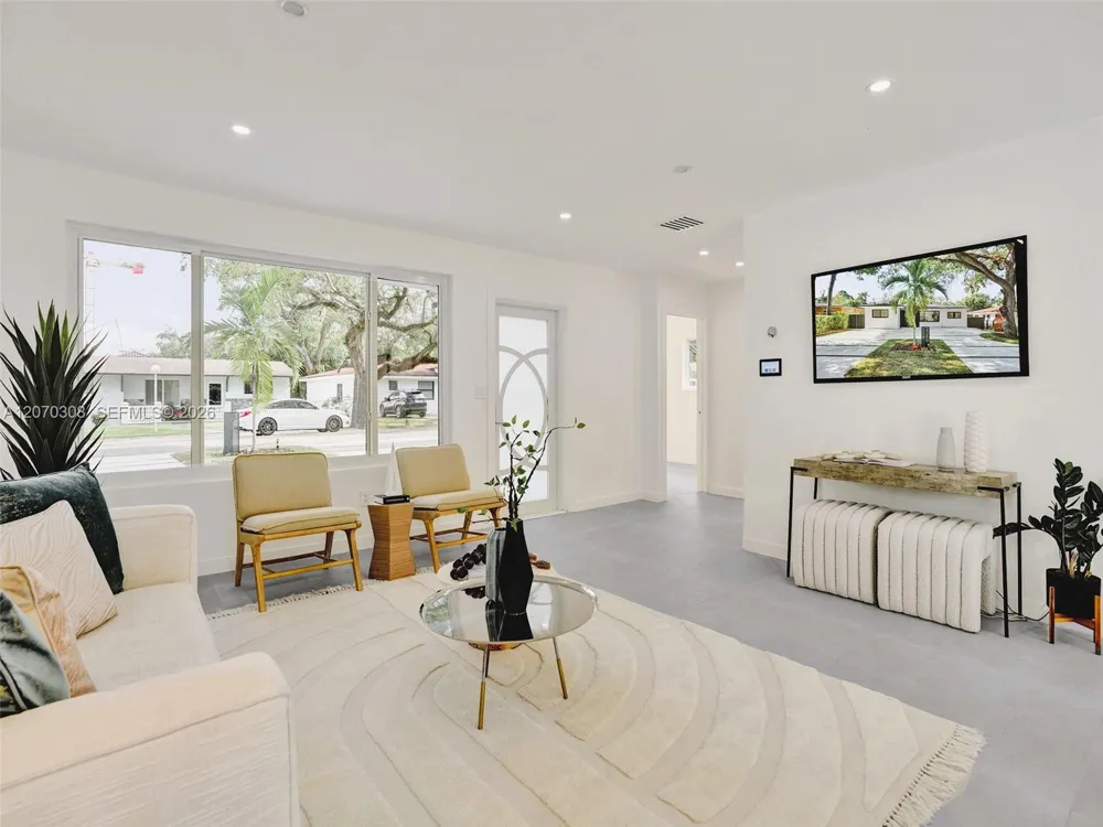 2380 NE 184th Ter North Miami Beach, FL 33160