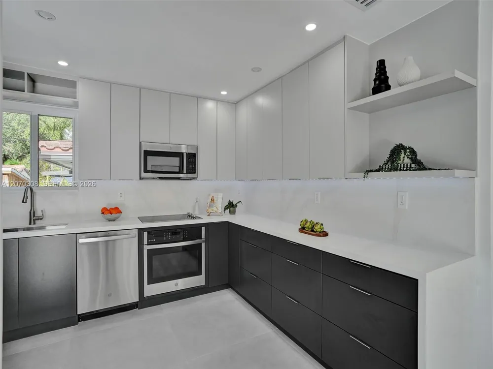 2380 NE 184th Ter North Miami Beach, FL 33160