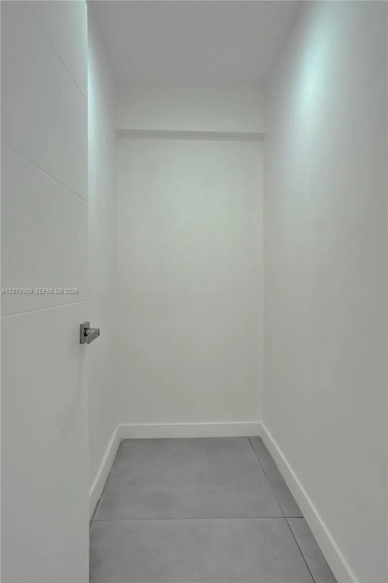 2380 NE 184th Ter North Miami Beach, FL 33160