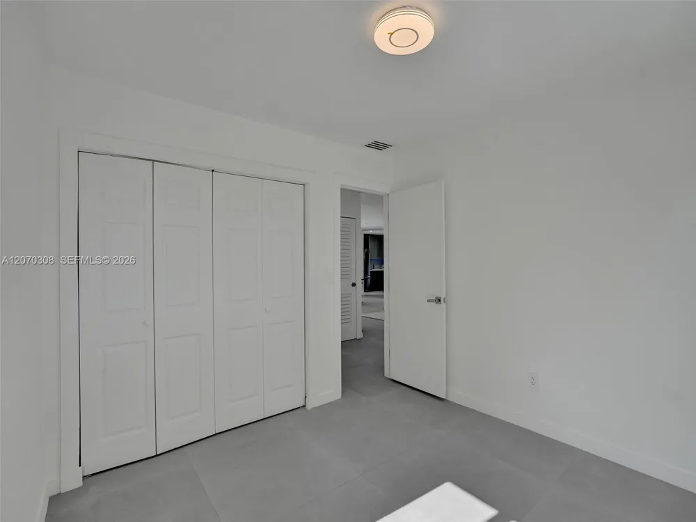 2380 NE 184th Ter North Miami Beach, FL 33160