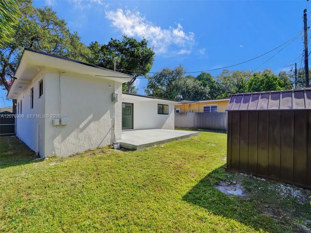 2380 NE 184th Ter North Miami Beach, FL 33160