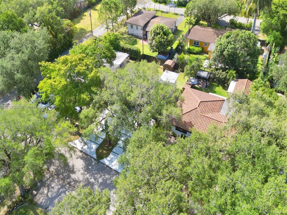 2380 NE 184th Ter North Miami Beach, FL 33160