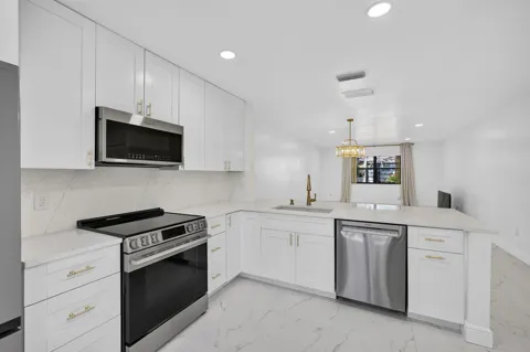 320 Elmira Court